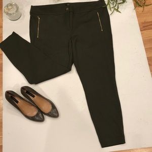 BNWT Gold accented straight lg LOFT knit pants🥰